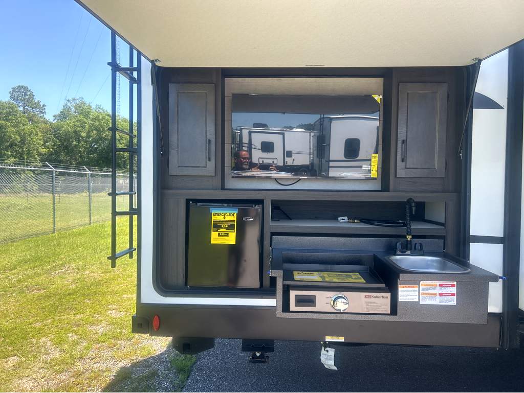 2026 VENTURE RV SPORTTREK 327VIK - Image 5