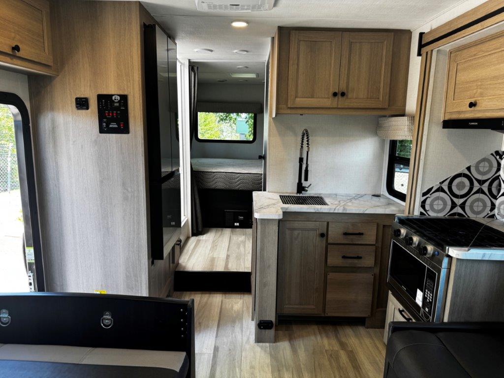 2026 Forest River Sunseeker LE 2750SLE - Image 15