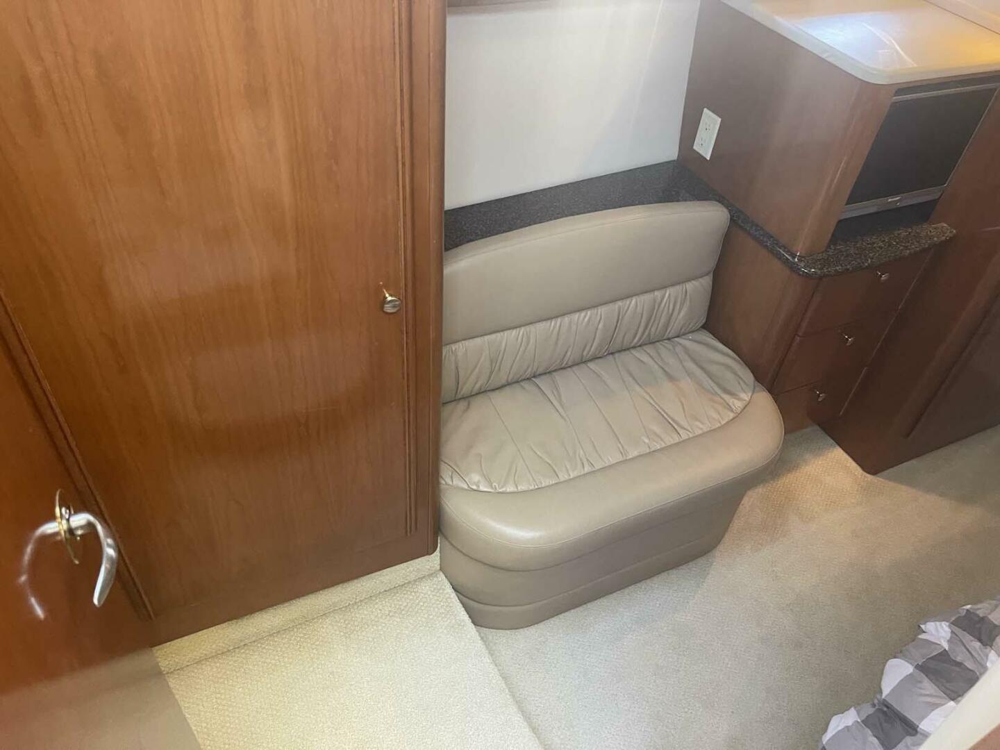 2006 Meridian 411 Sedan - Image 27