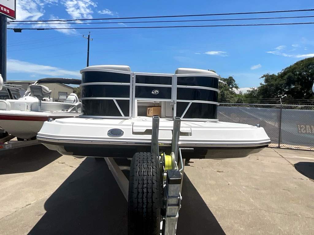 2027 HURRICANE 2027 FUNDECK 2260 REF - Image 2