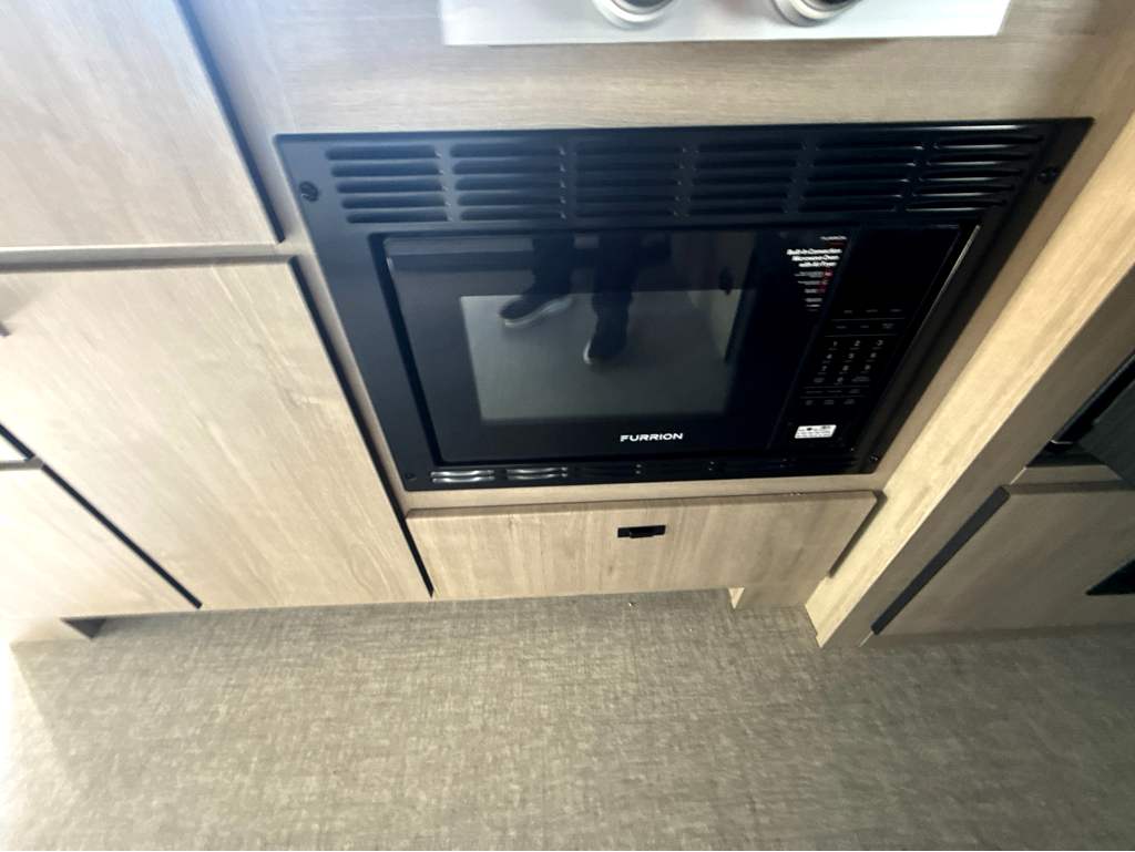 2027 Grand Design Lineage Series M 25FW - Image 20