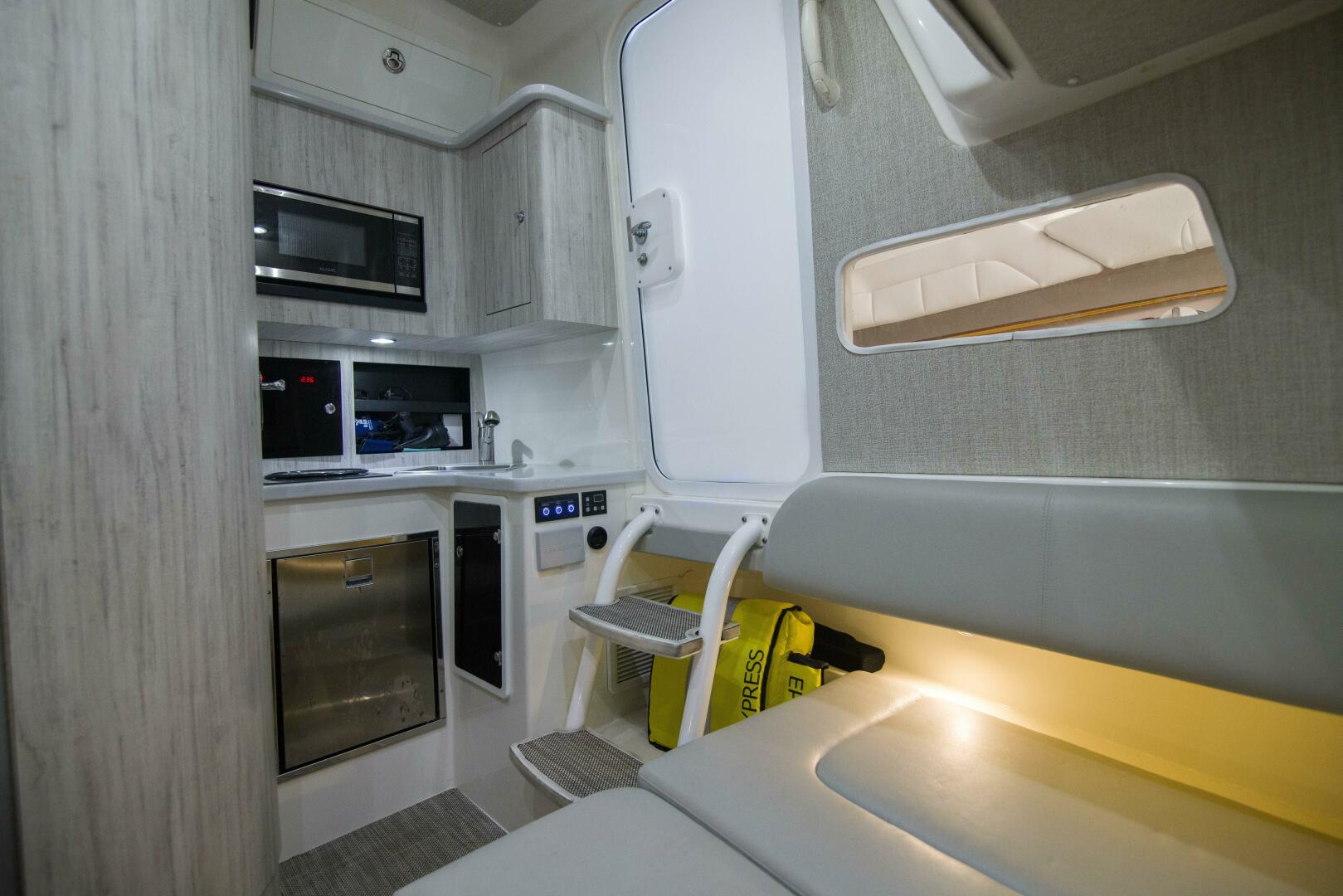 2021 Regulator 41 Center Console - Image 3