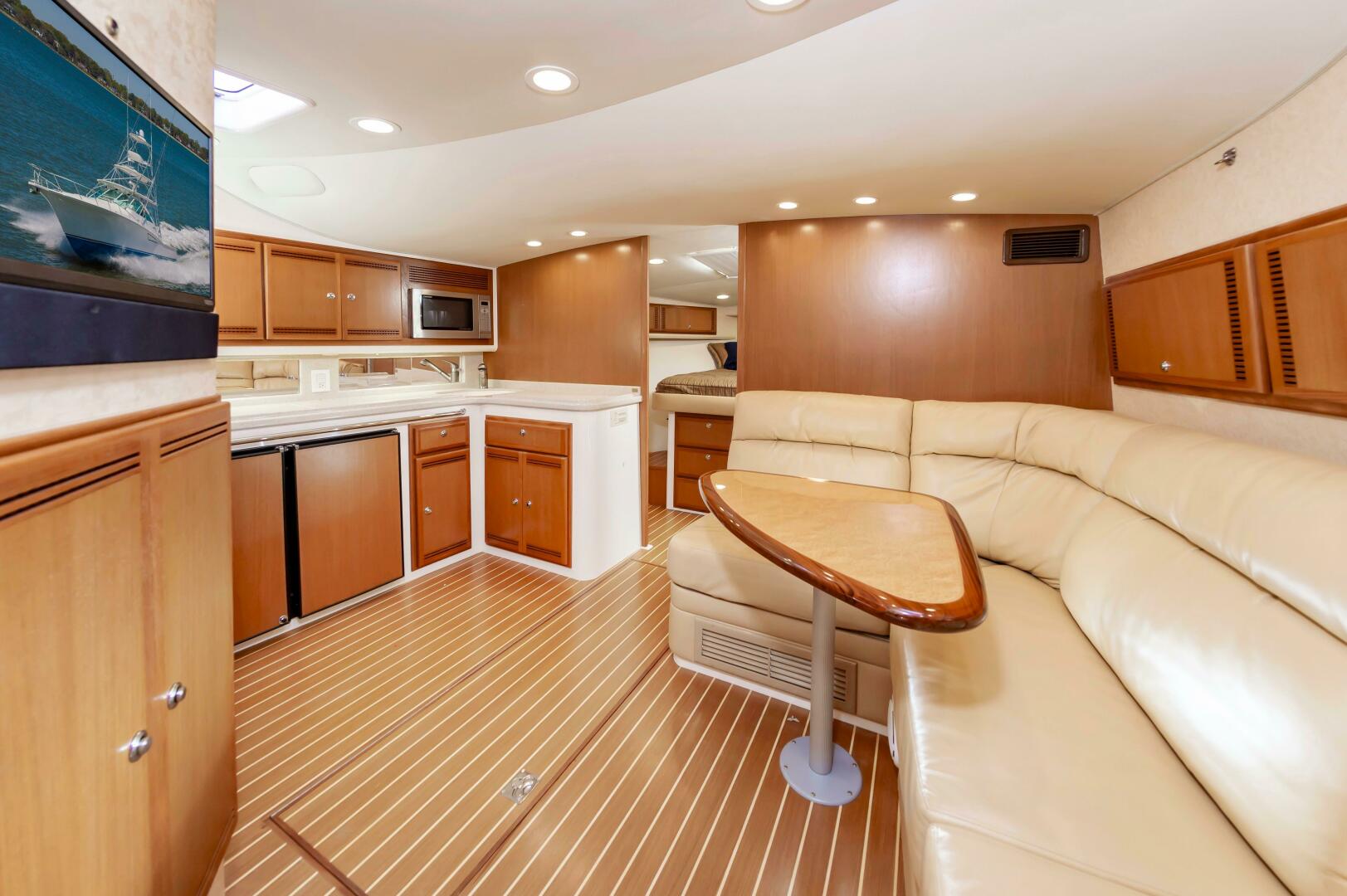 2008 Cabo 40 Express - Image 27