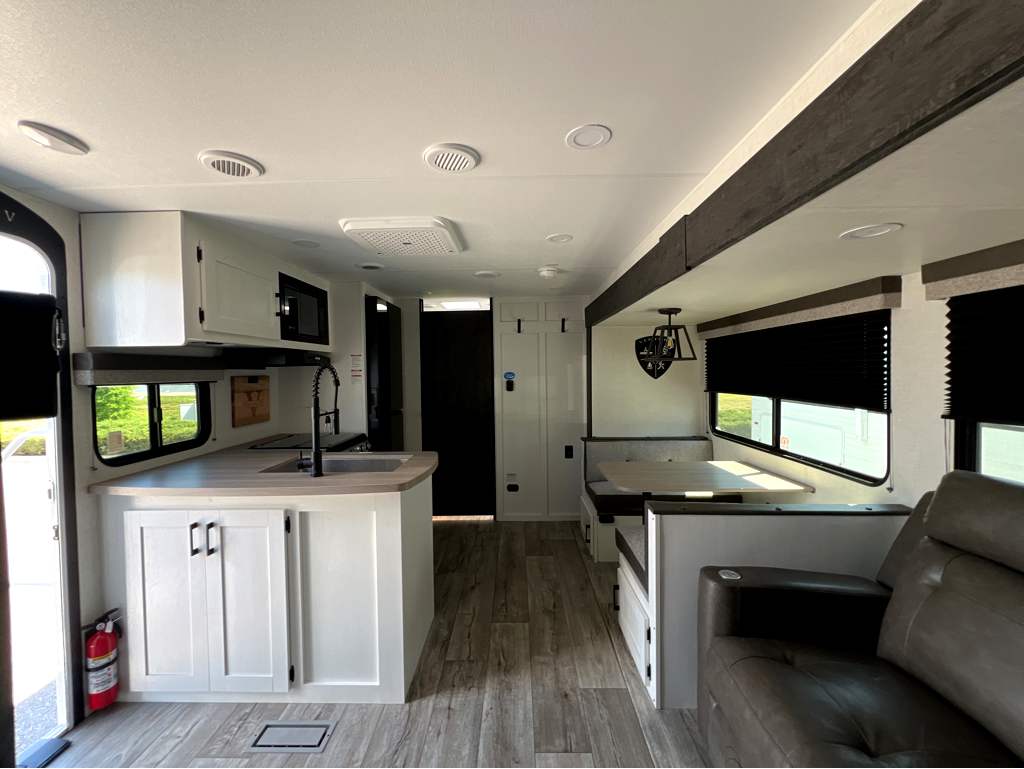 2026 VENTURE RV SIENNA 251VRB - Image 5