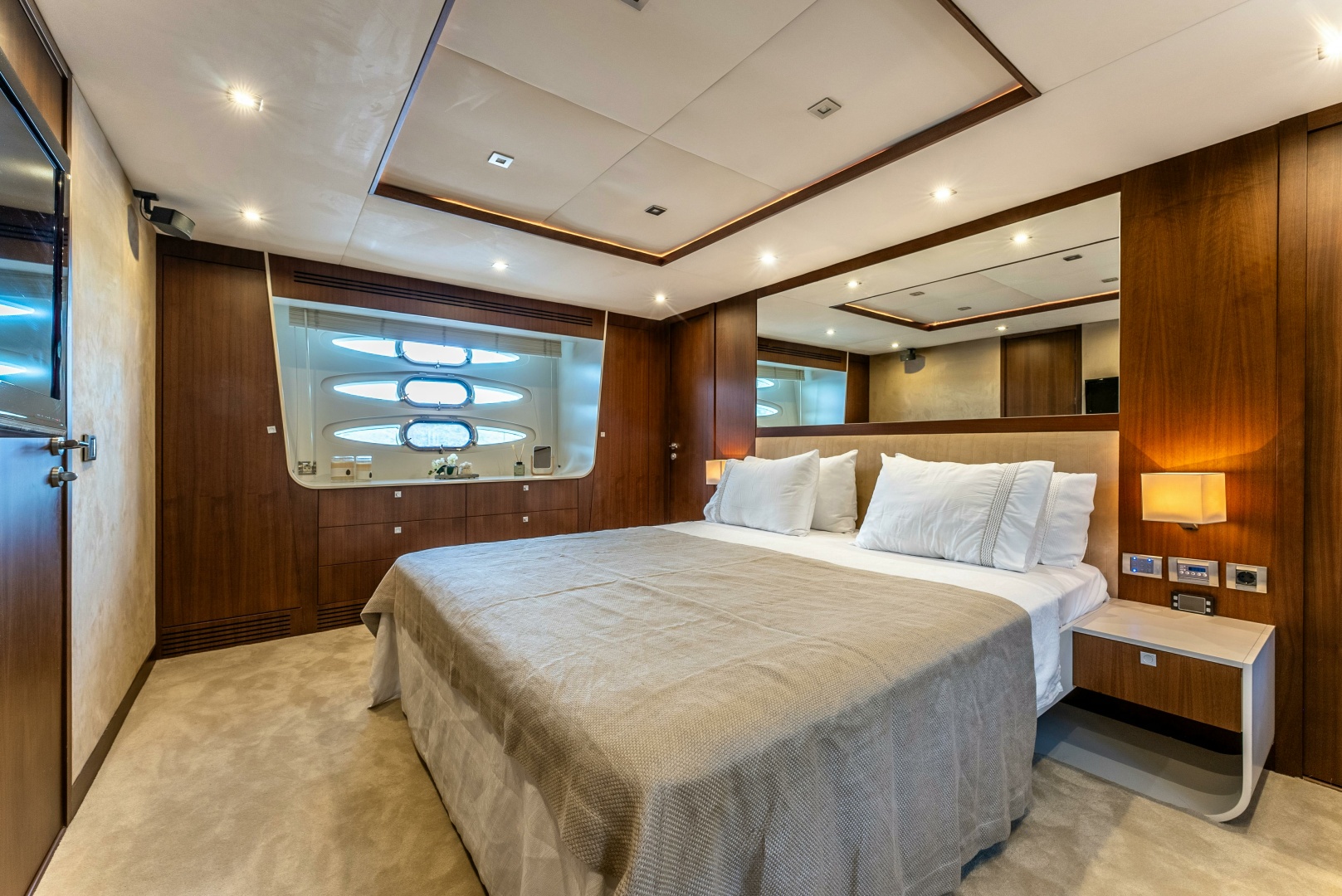 2012 Numarine - Image 24