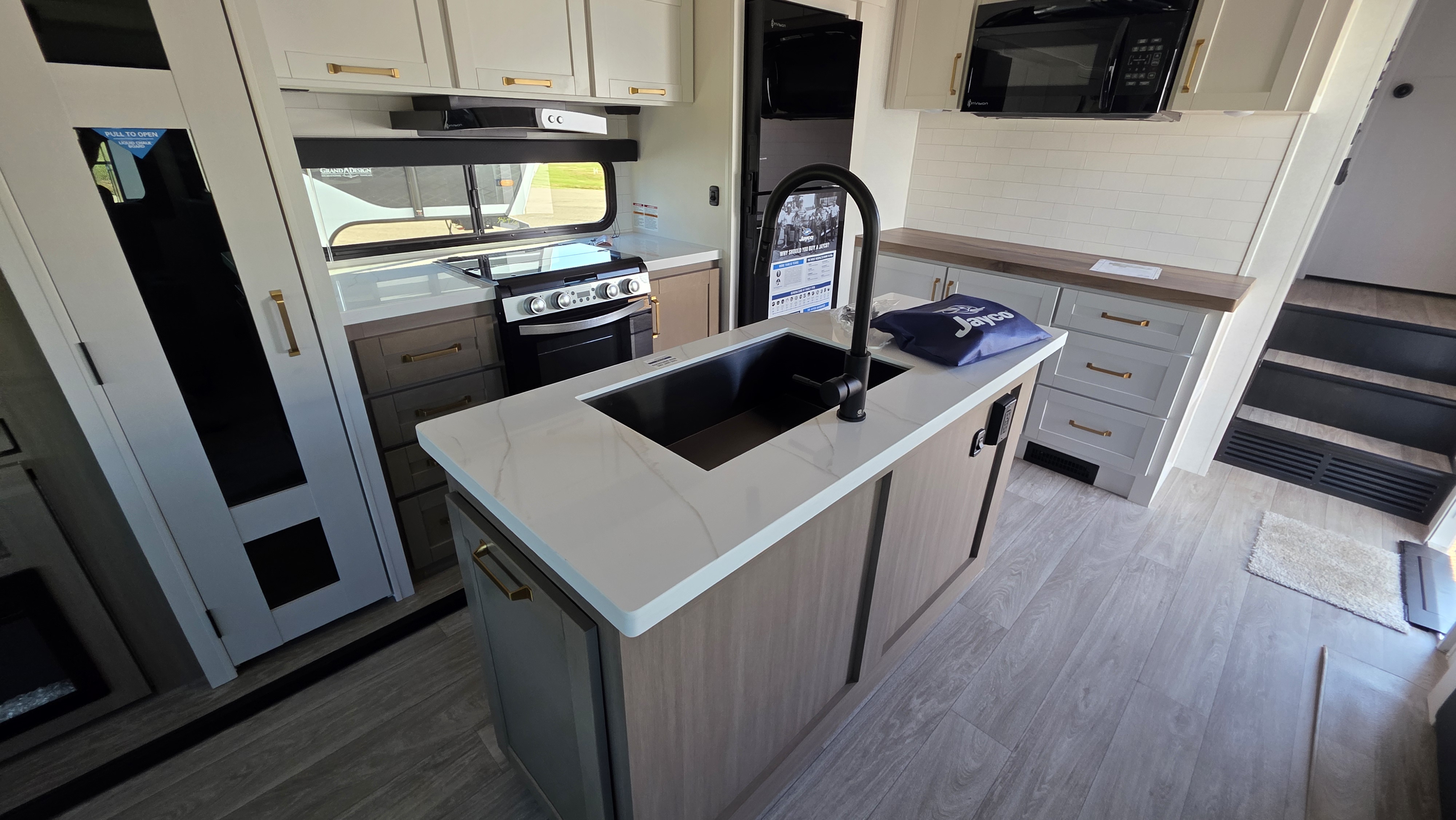 2027 JAYCO EAGLE 29RLC - Image 14