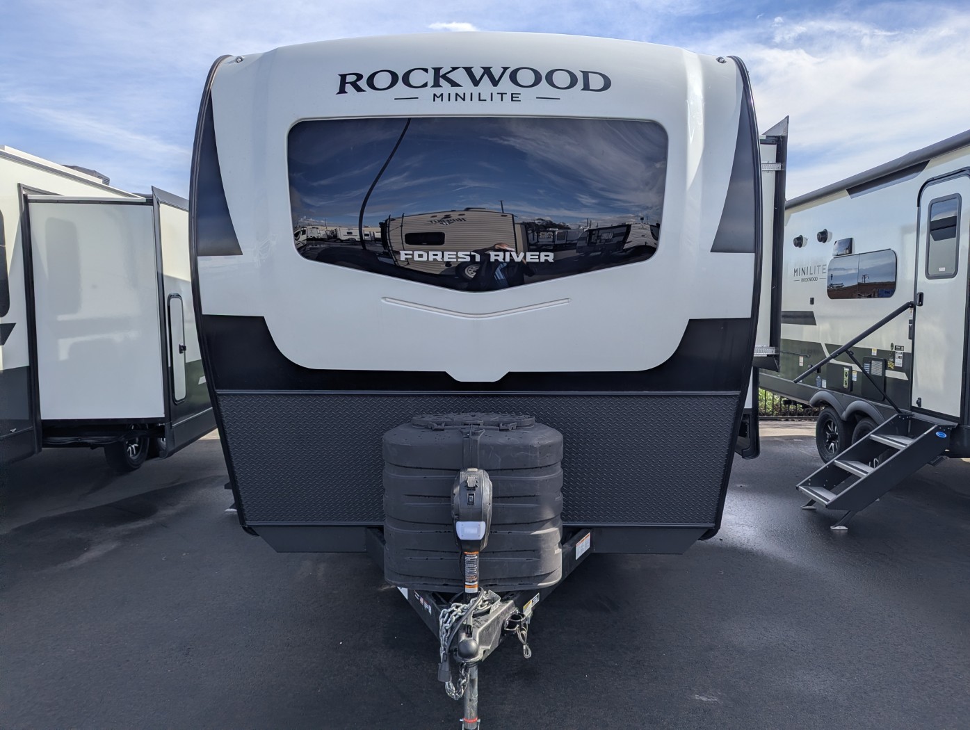2026 Forest River Rockwood Mini Lite 2513S - Image 2