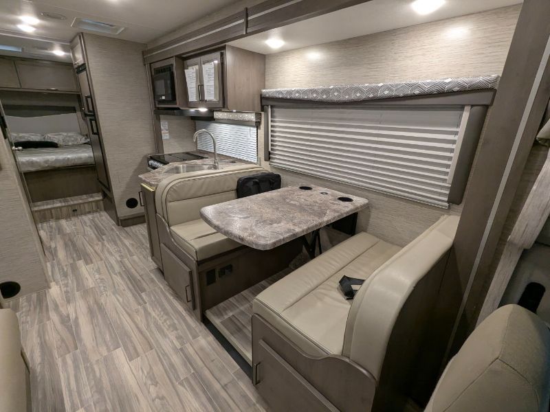 2024 Thor Motor Coach Four Winds 28Z - Image 9