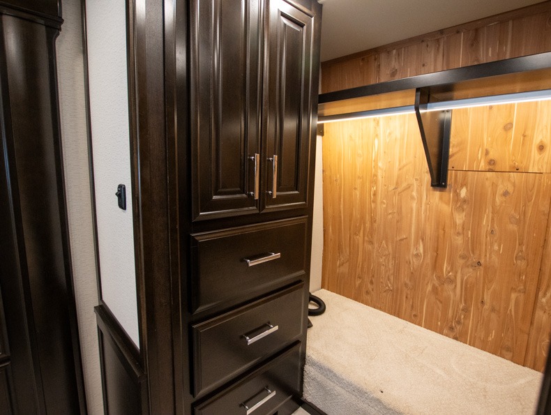 2022 Entegra Coach Anthem 44Z - Image 25