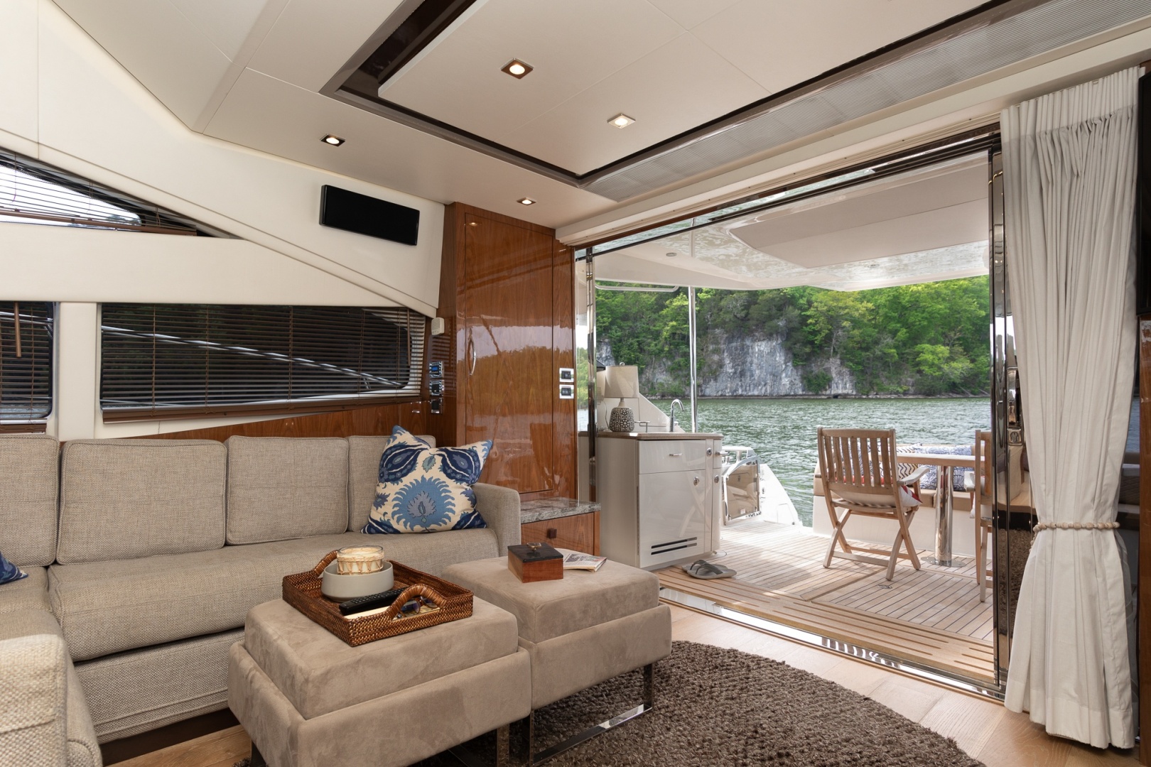 2018 Sea Ray L650 FLY - Image 13