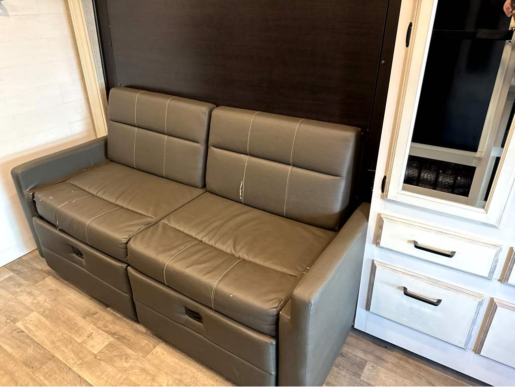 2023 ENTEGRA COACH ODYSSEY 26M - Image 15