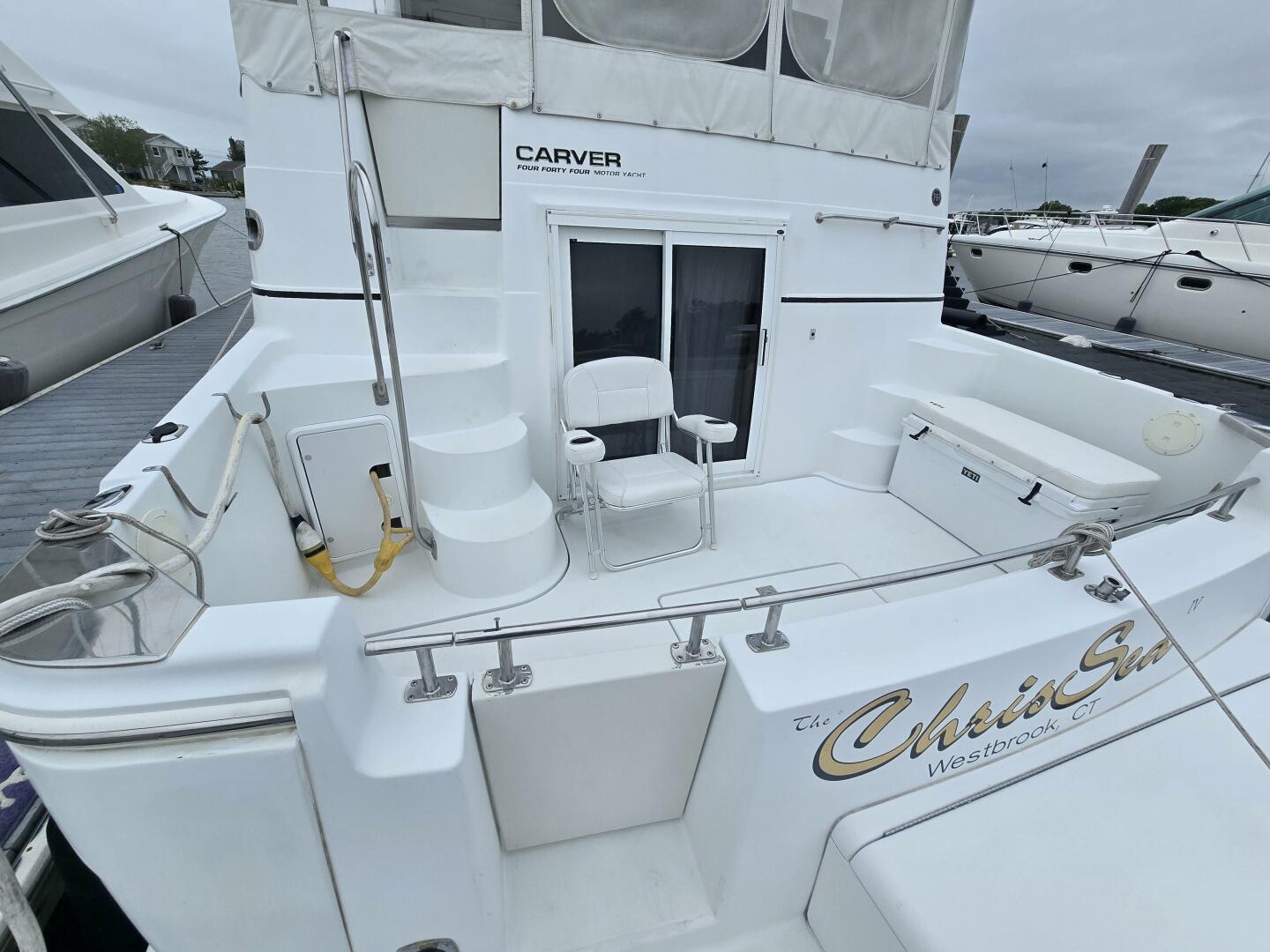 2002 Carver 444 Cockpit Motor Yacht - Image 10