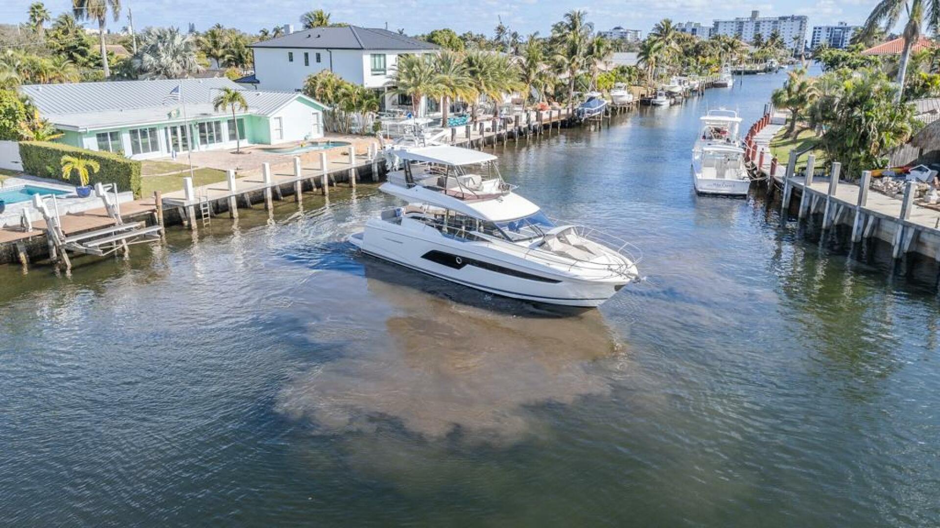 2021 Prestige 520 Flybridge - Image 8