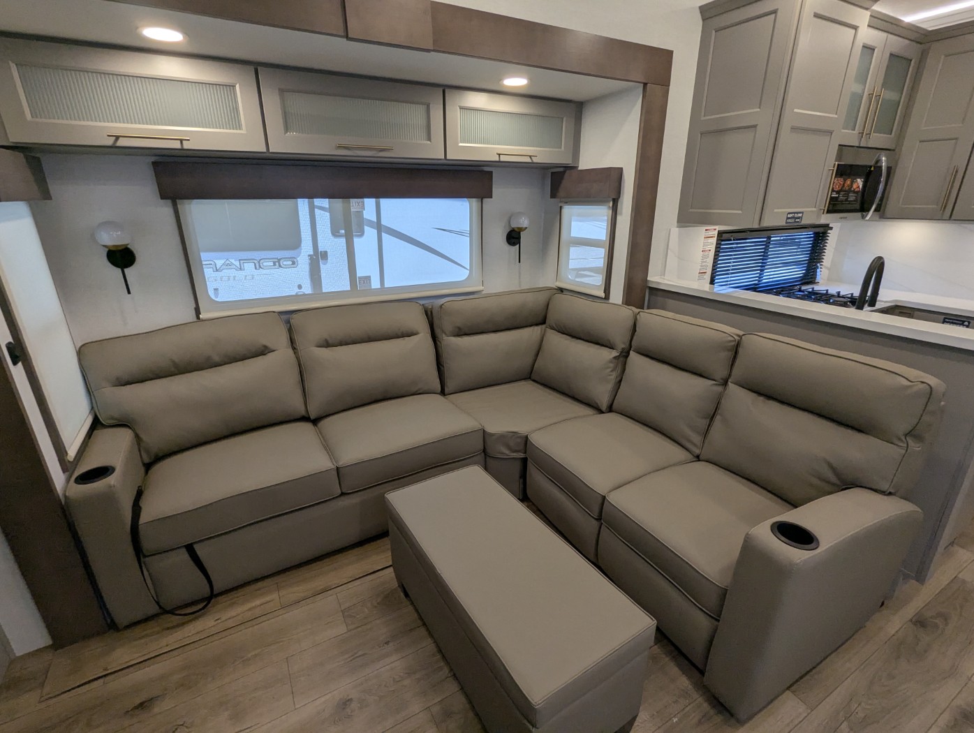 2026 Alliance RV Paradigm 395DS - Image 25