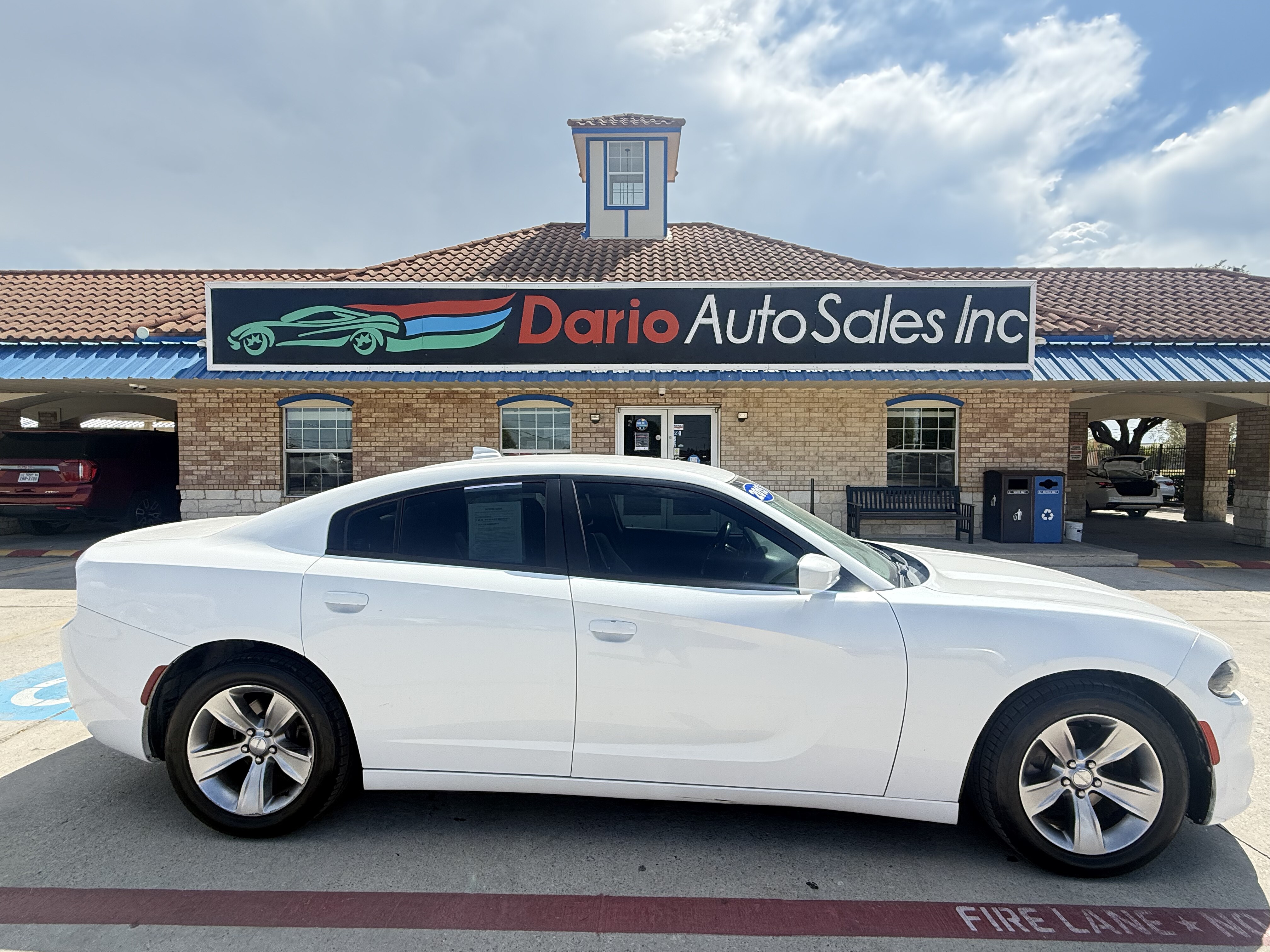 2015 Dodge Charger Sedan 4D SXT V6 - Image 3