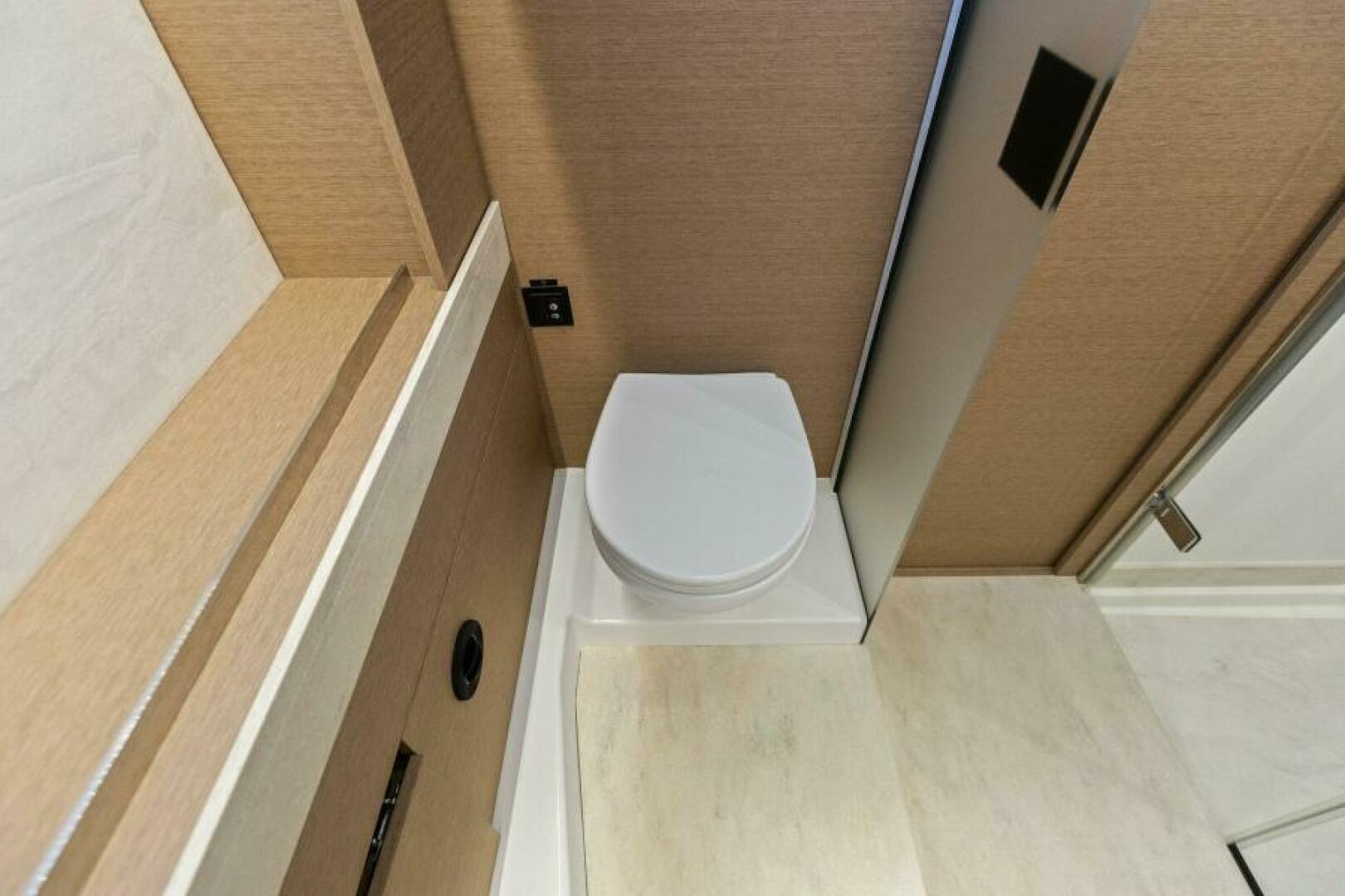 2022 Prestige 590 Flybridge - Image 29