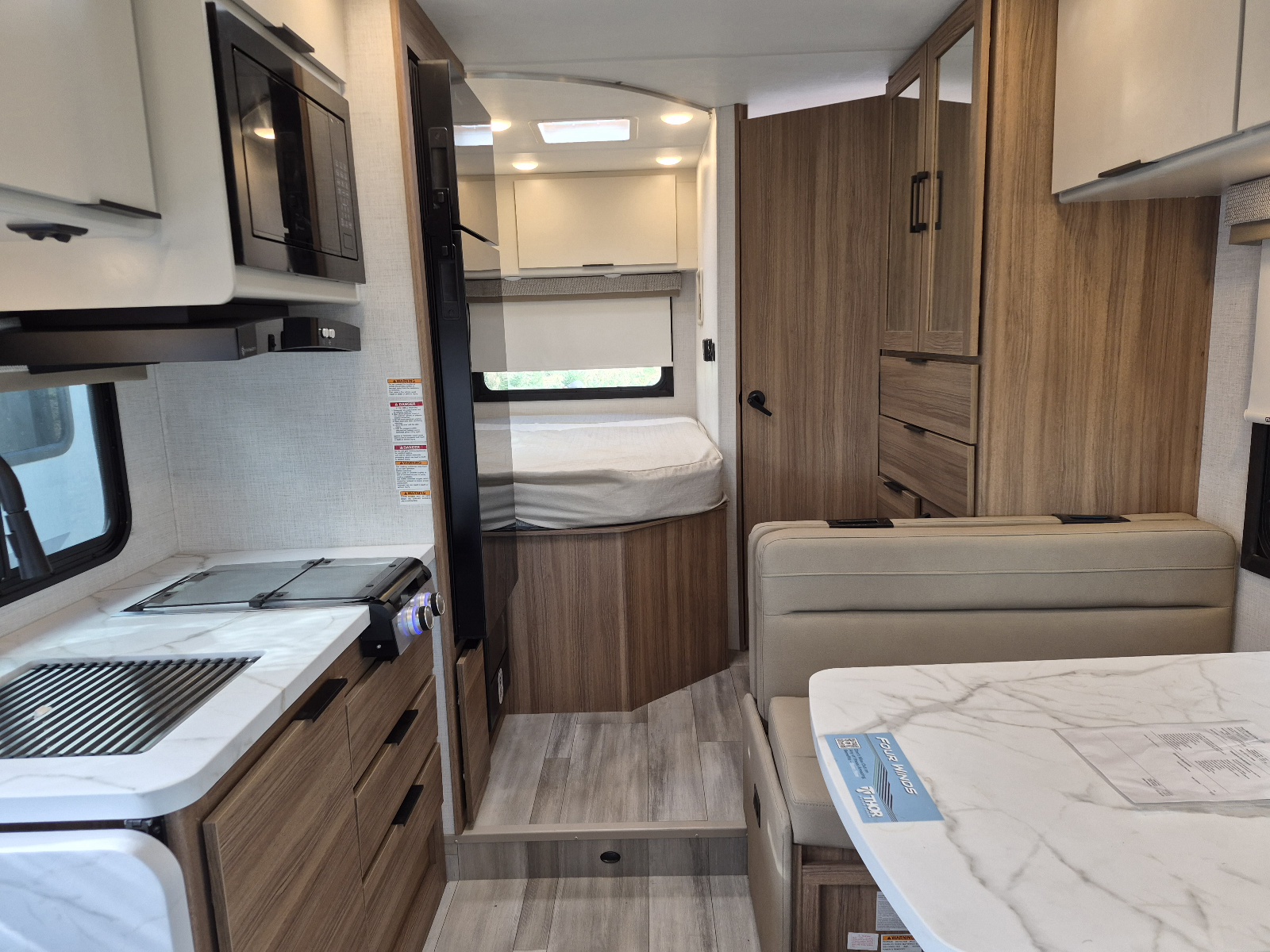 2027 Thor Motor Coach Four Winds Espec 21Z - Image 7