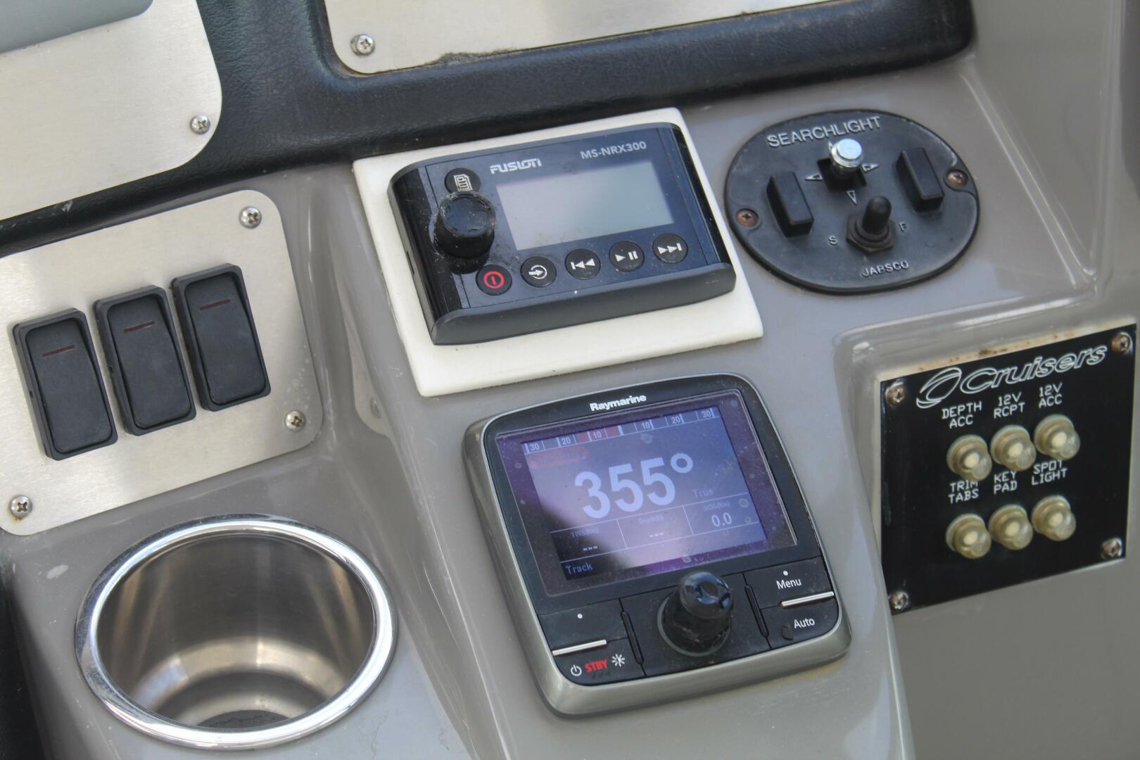 2007 Cruisers Yachts 420 Express - Image 12