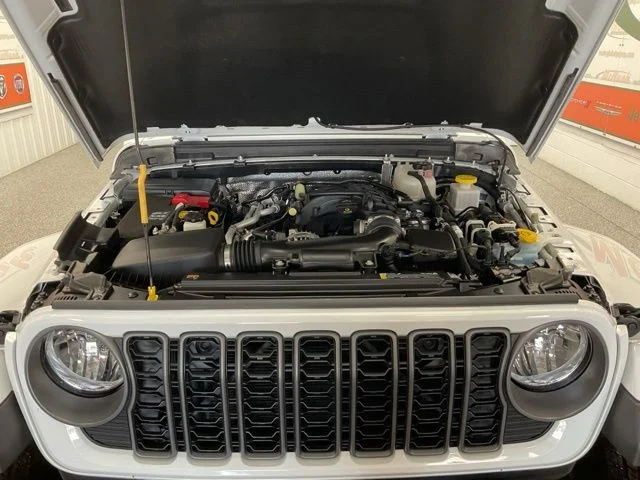 2025 Jeep Gladiator Sport S 4x4 - Image 10
