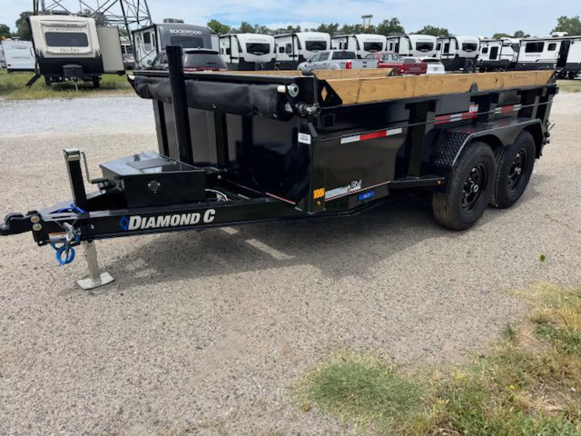 2026 DIAMOND C TRAILERS DIAMOND C MDT 206 MEDIUM DUTY 12X77 24 SIDES - Image 2