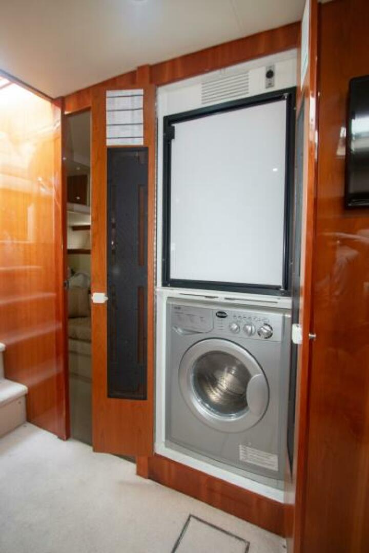 2012 Riviera 50 Sport Yacht - Image 12