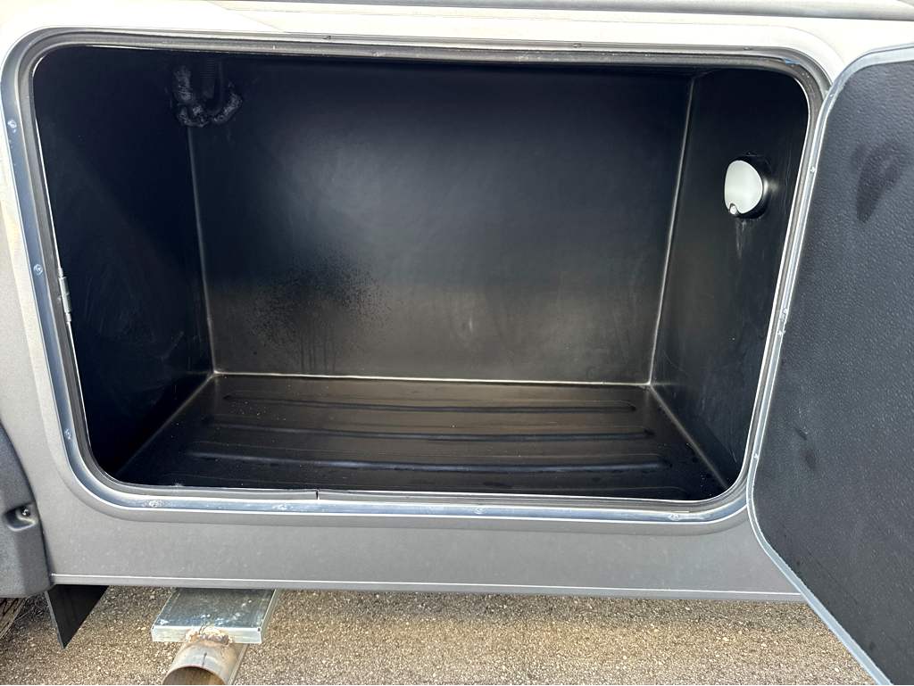 2027 ENTEGRA COACH ESTEEM XL 32U - Image 10