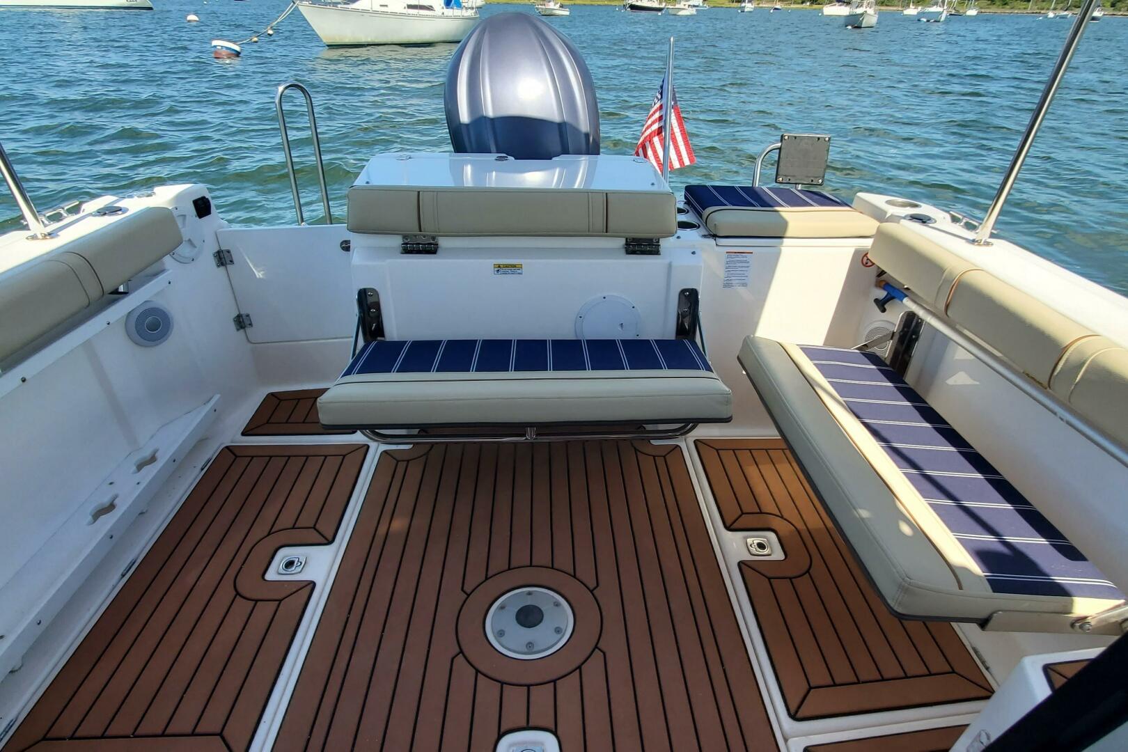 2024 Ranger Tugs R-27 LE - Image 9