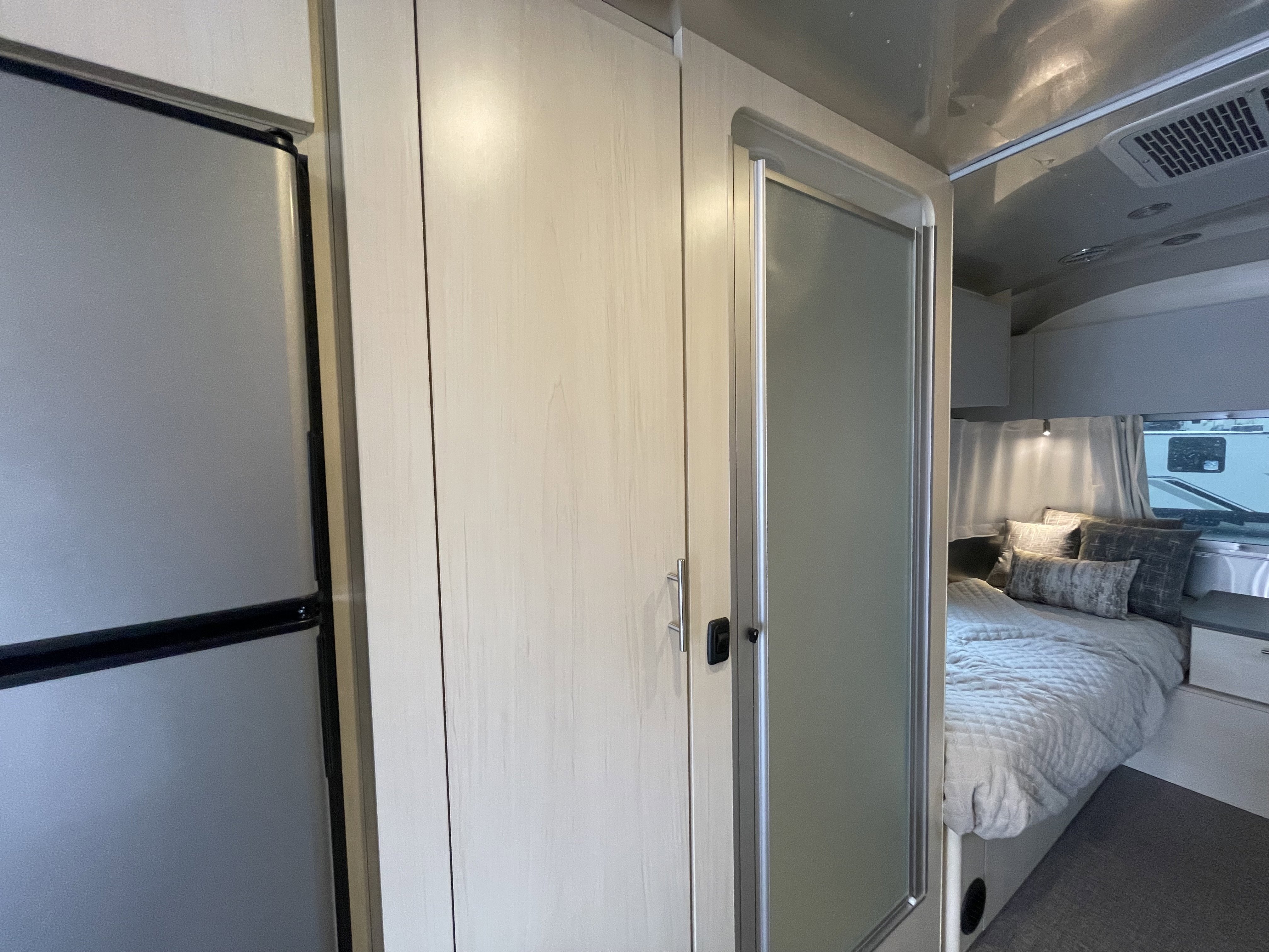 2026 AIRSTREAM FLYING CLOUD 25FBT - Image 15