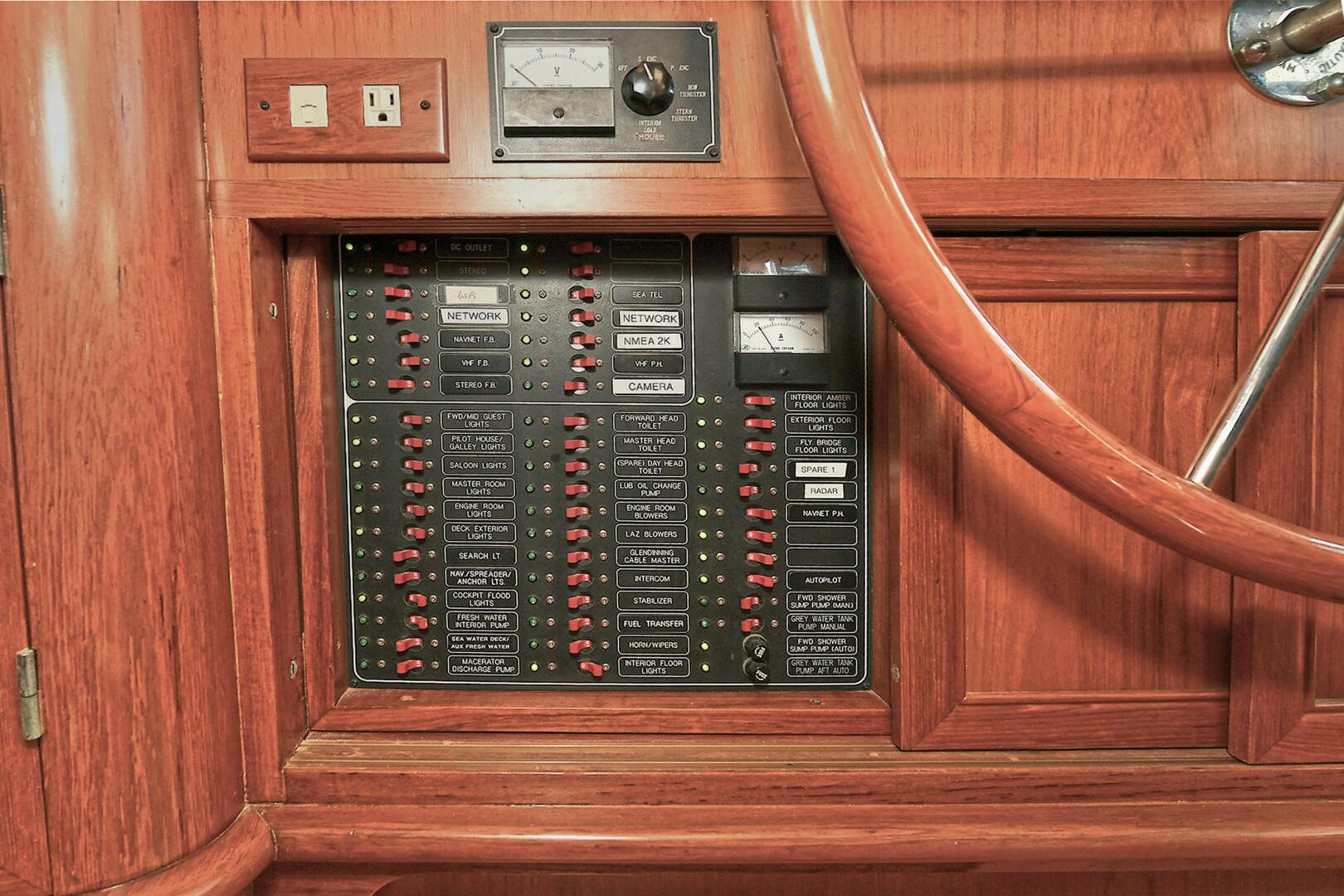 2002 Grand Alaskan Flushdeck - Image 30