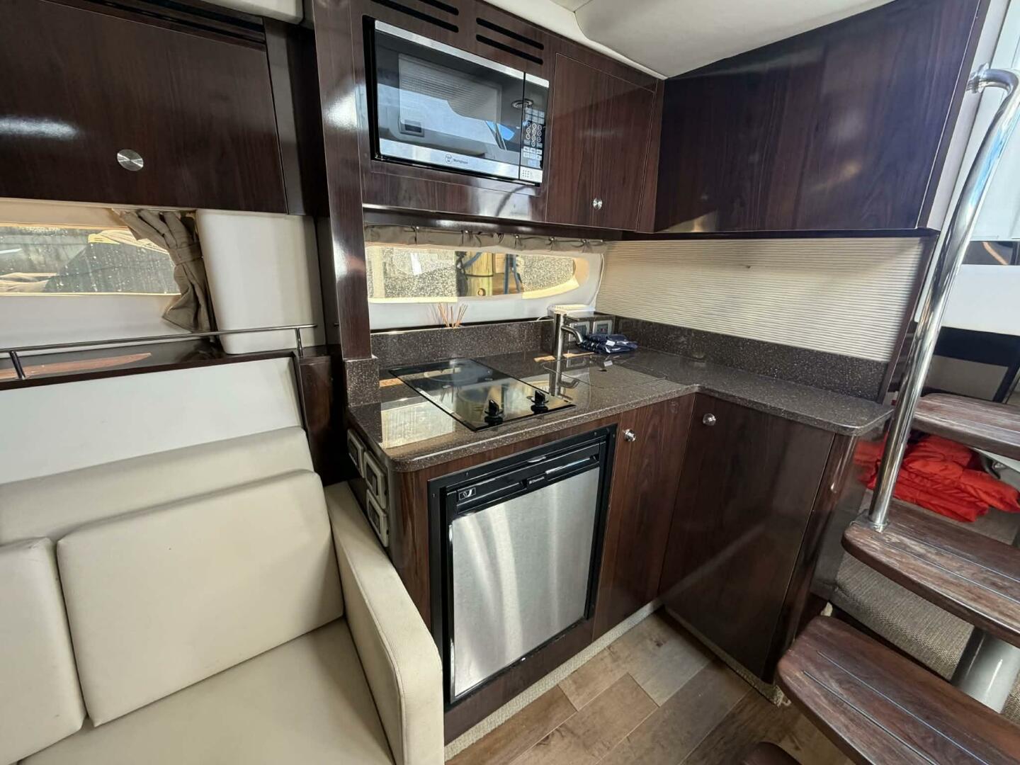2016 Sea Ray 350 Sundancer - Image 41