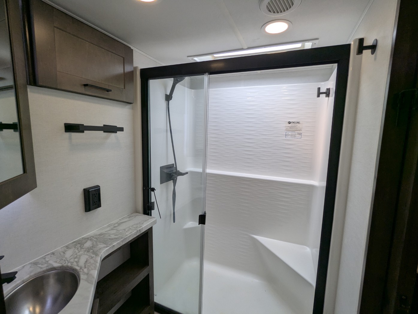 2023 Alliance RV Valor 36V11 - Image 18