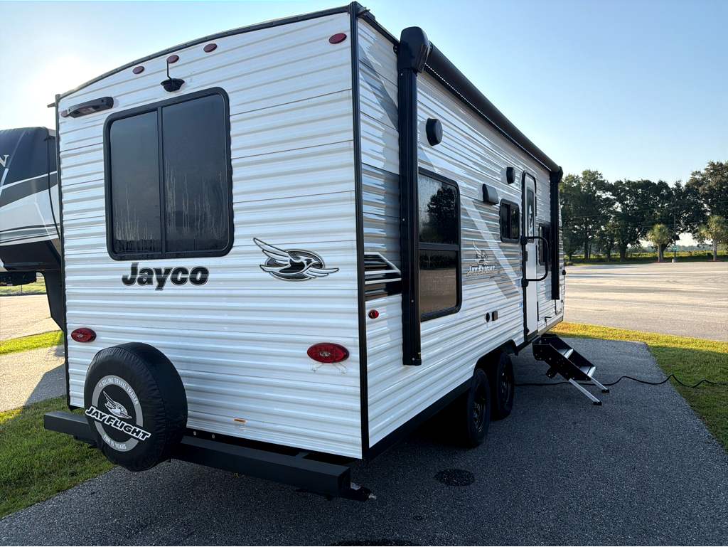 2025 JAYCO JAY FLIGHT SLX 210QB - Image 6