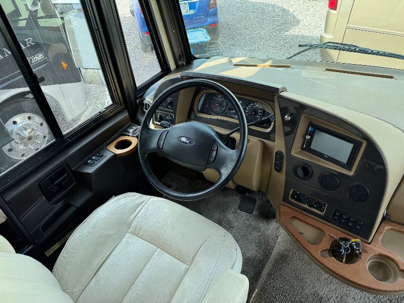 2015 Itasca Suncruiser 35P - Image 3