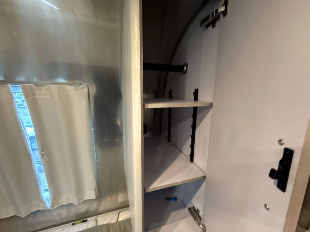 2026 Airstream International 25FB - Image 28