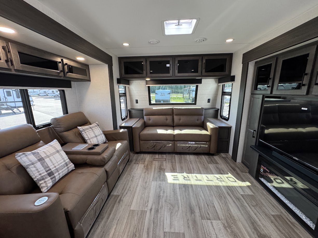 2026 VENTURE RV SPORTTREK 333VMI - Image 46