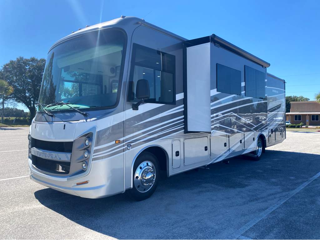 2026 ENTEGRA COACH VISION XL 34G - Image 3