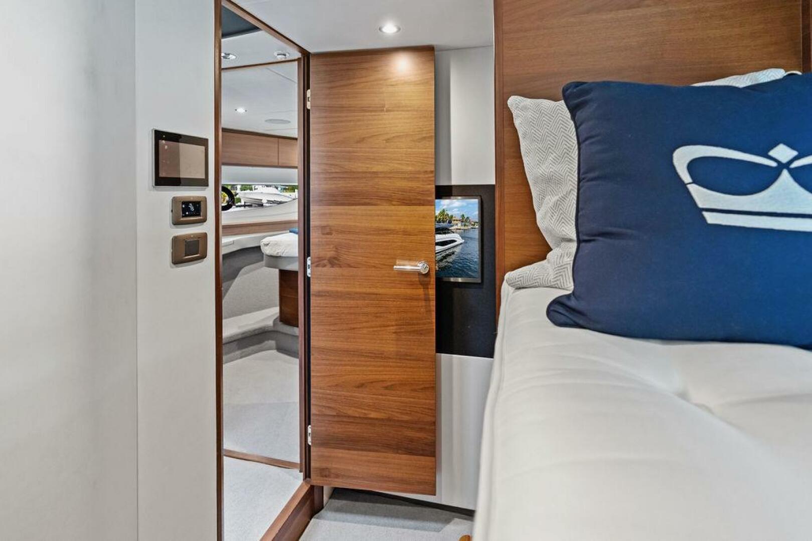 2021 Princess V55 - Image 40