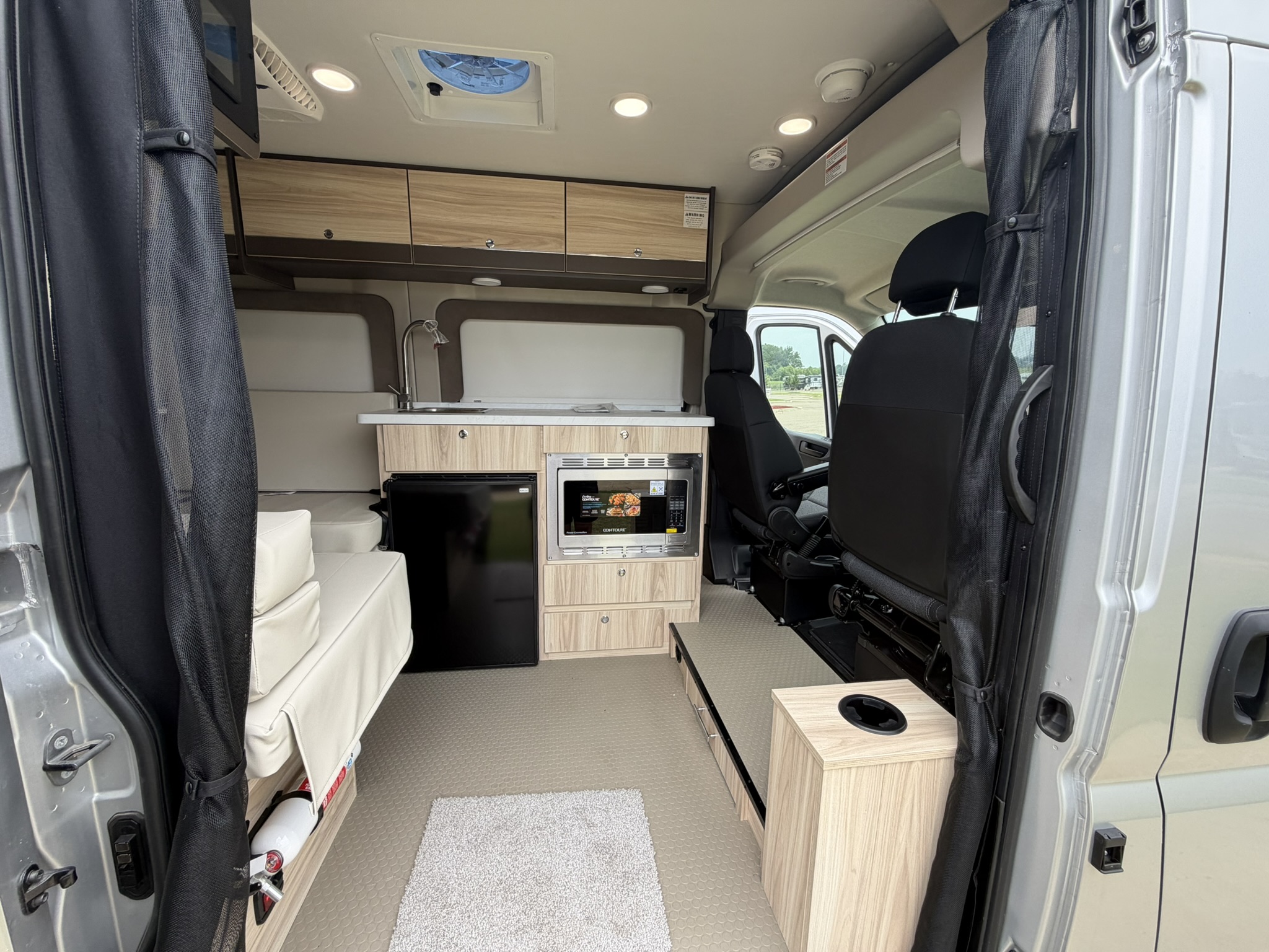 2027 ENTEGRA COACH ETHOS 20T - Image 13
