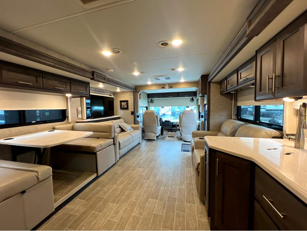 2022 THOR MOTOR COACH MIRAMAR 35.2 - Image 28