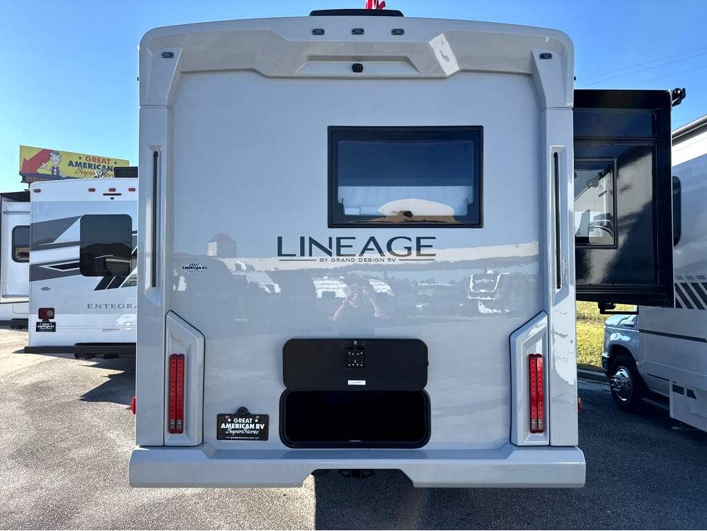 2027 GRAND DESIGN LINEAGE SERIESE 30DC - Image 6