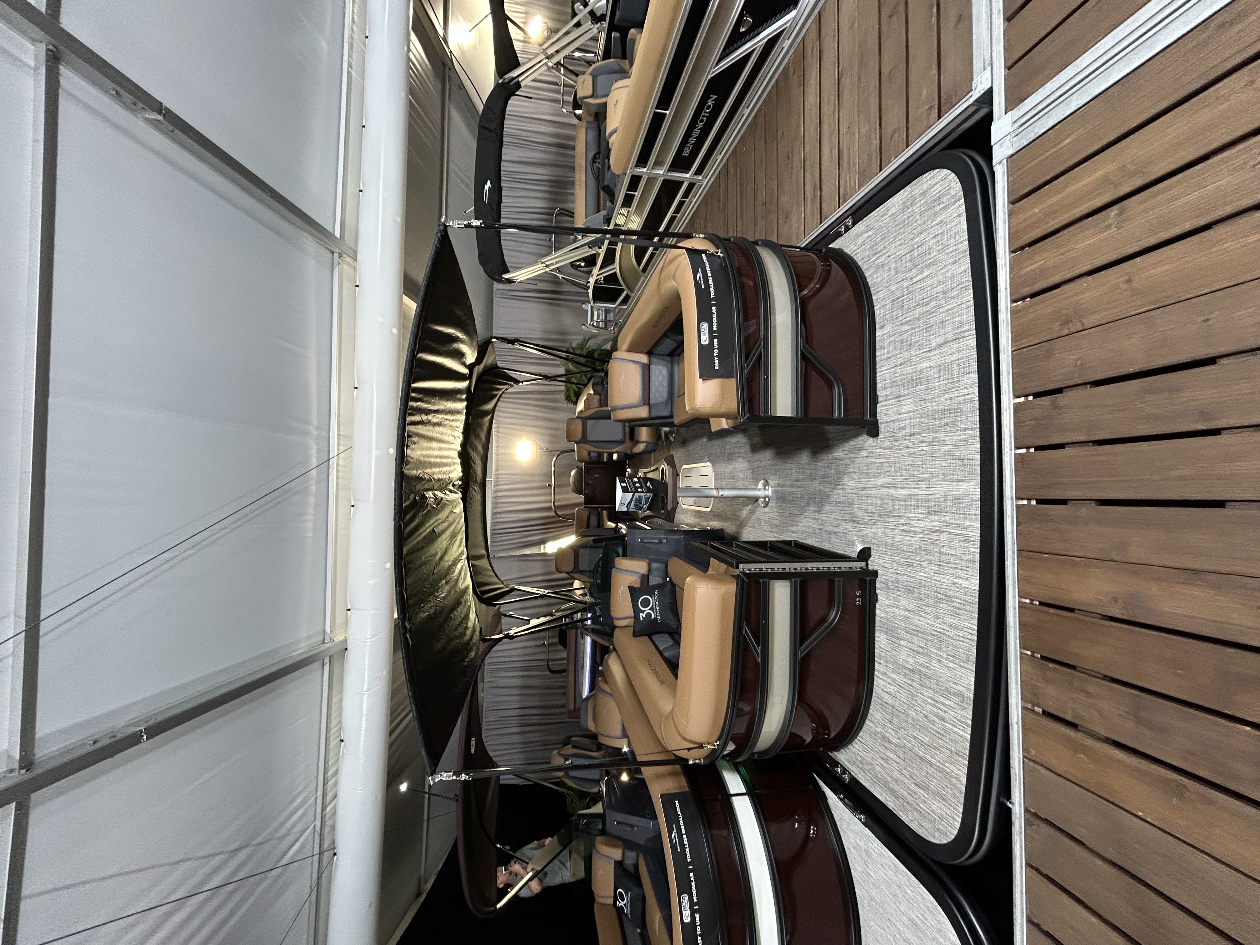 2027 Bennington 22 S Stern Radius - Quad Bench Luxe - Image 2