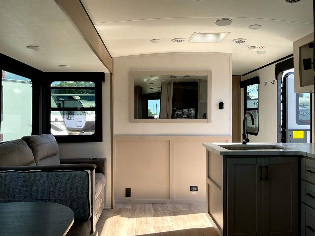 2027 JAYCO Jay Feather 33BH - Image 9