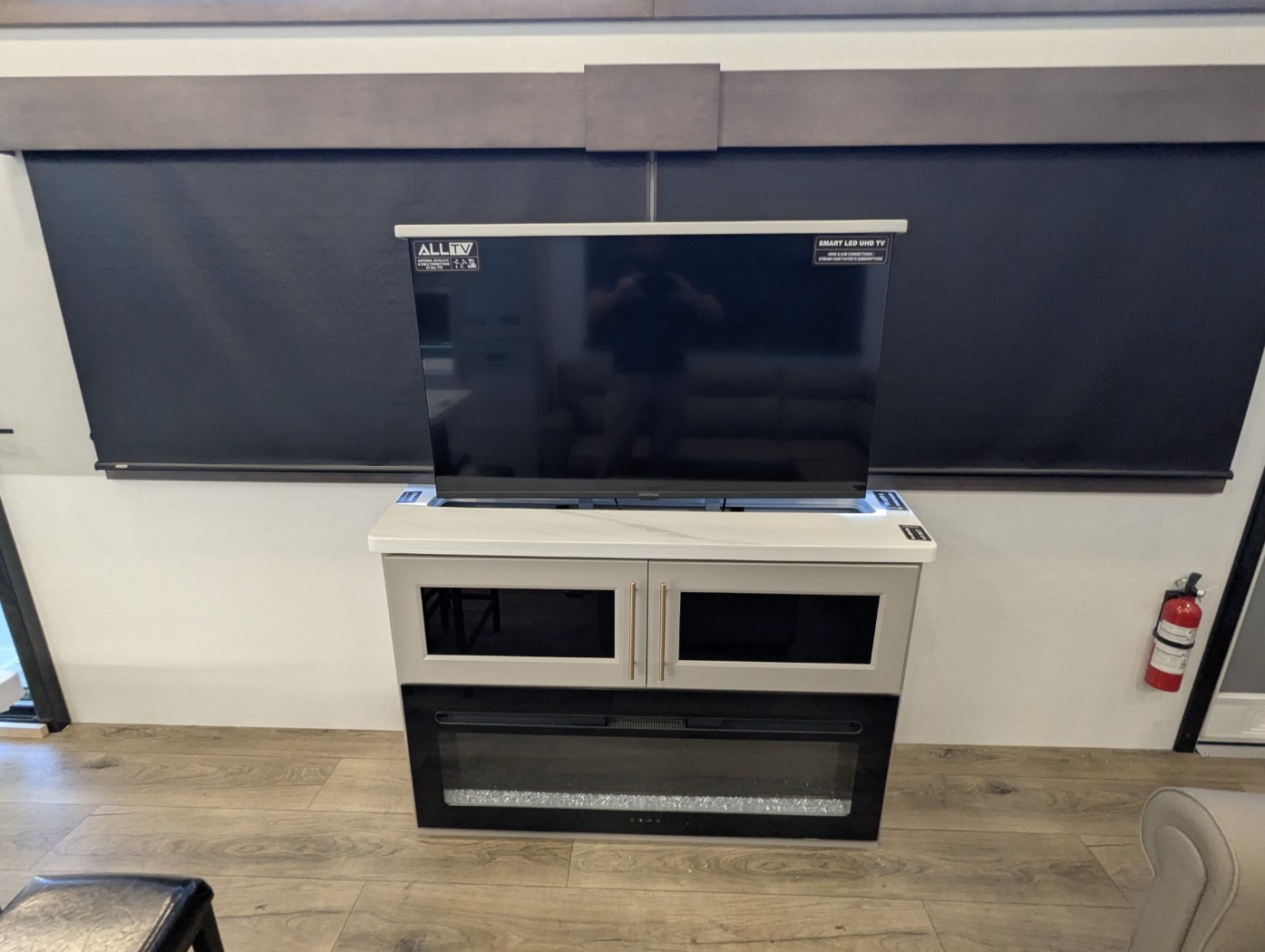 2026 Alliance RV Benchmark 44LFT - Image 14