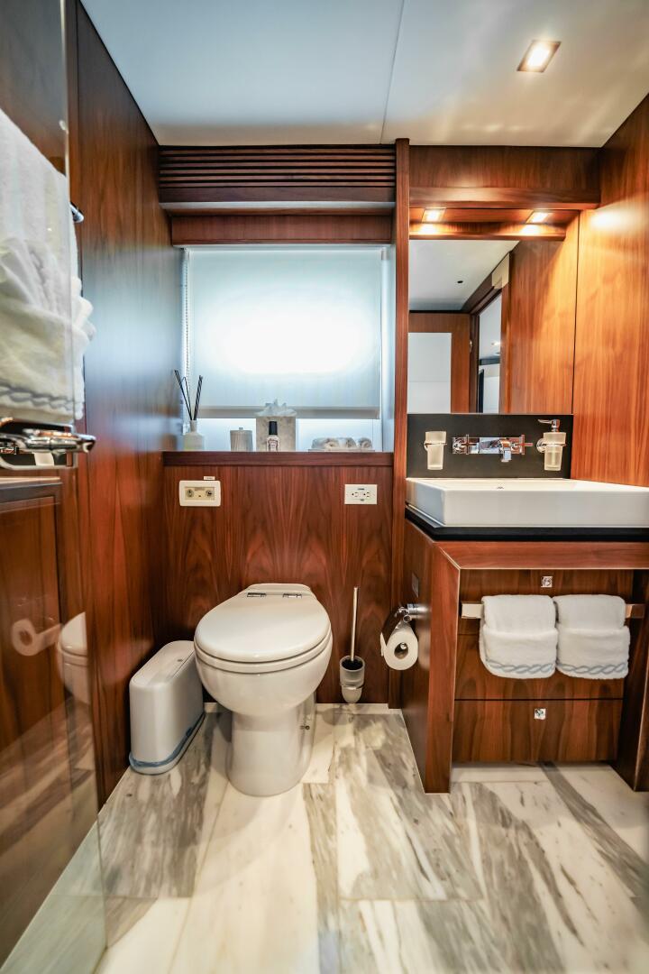 2011 Sunseeker 34 Metre Yacht - Image 60