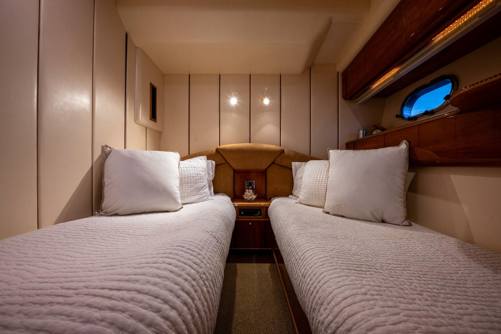 2002 Viking Princess 72 Princess Yacht - Image 62