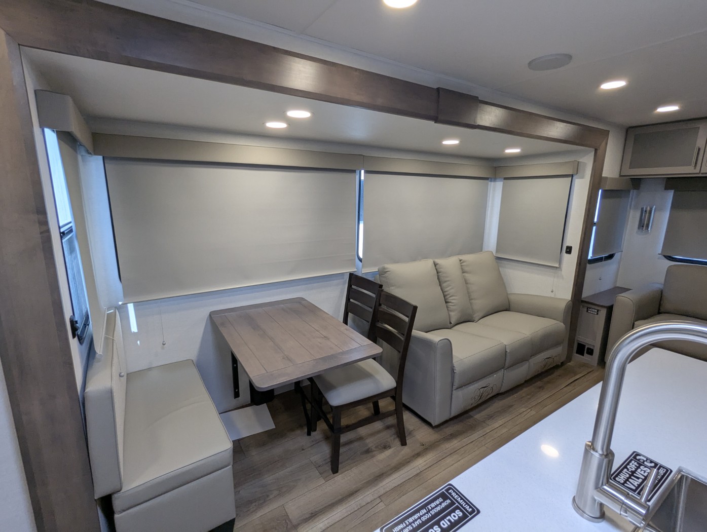 2026 Alliance RV Avenue 332RL - Image 22