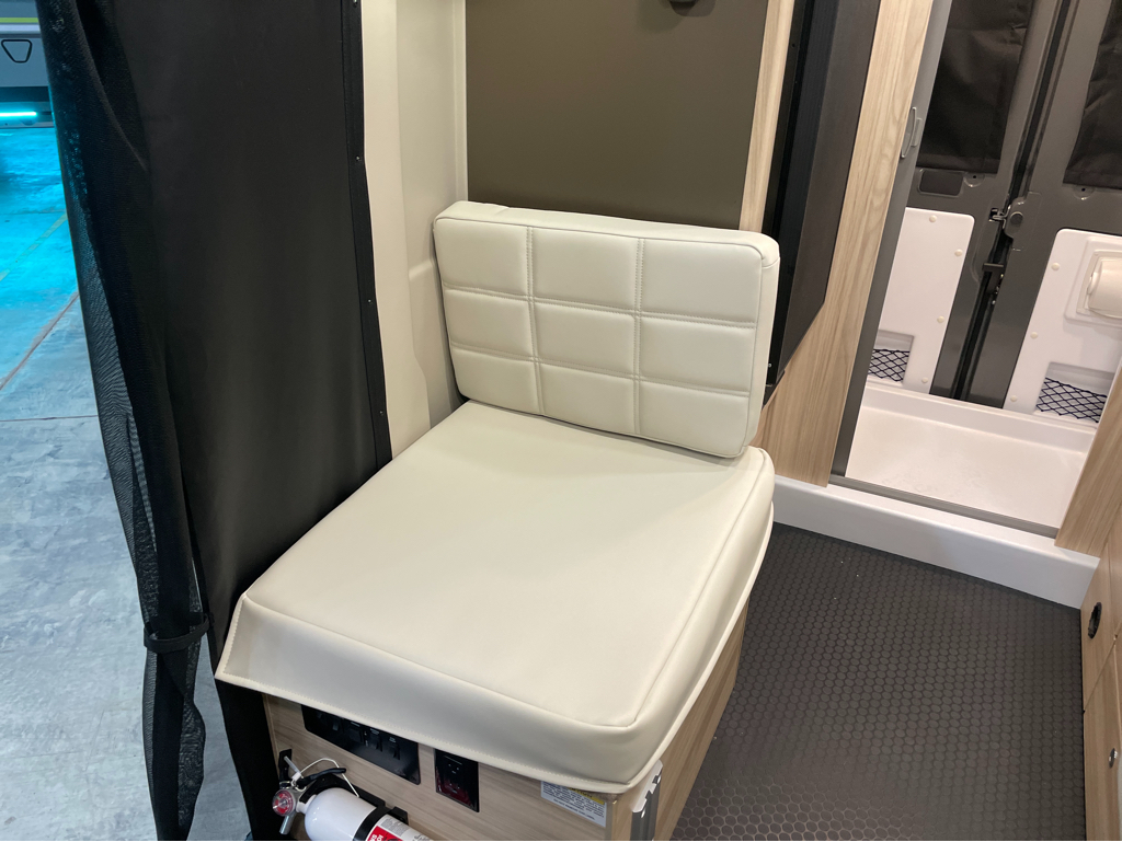 2027 Jayco Comet 18C - Image 6