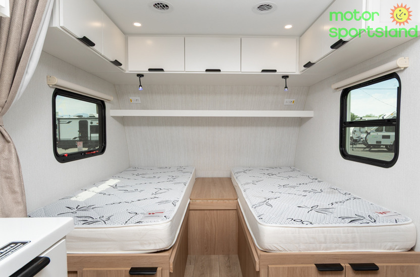 2027 Winnebago Micro Minnie 2000TRB - Image 25
