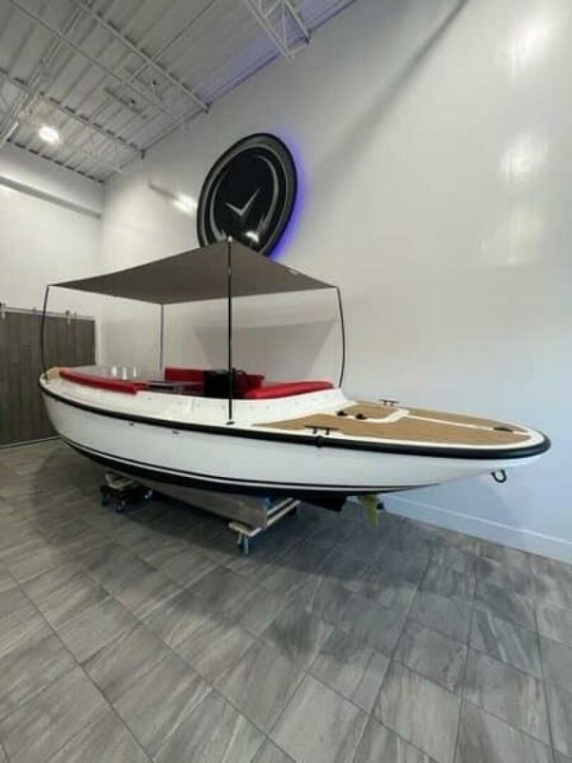 2024 Vision WX Tritoon - Image 41
