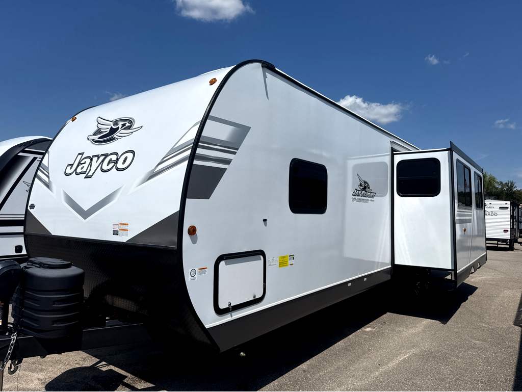 2027 JAYCO JAY FLIGHT 330TBS - Image 2